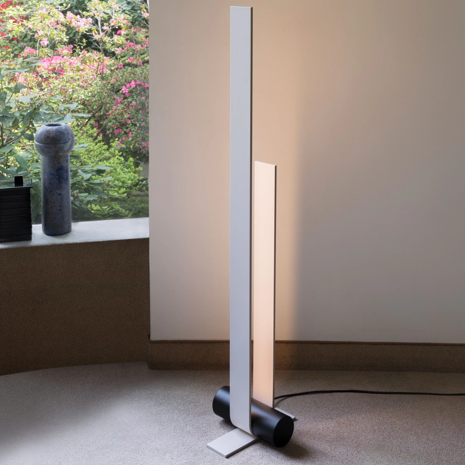 Nastro Outdoor Curved Floor Lamp 8 Nastro Outdoor Curved Floor Lamp - Image 8