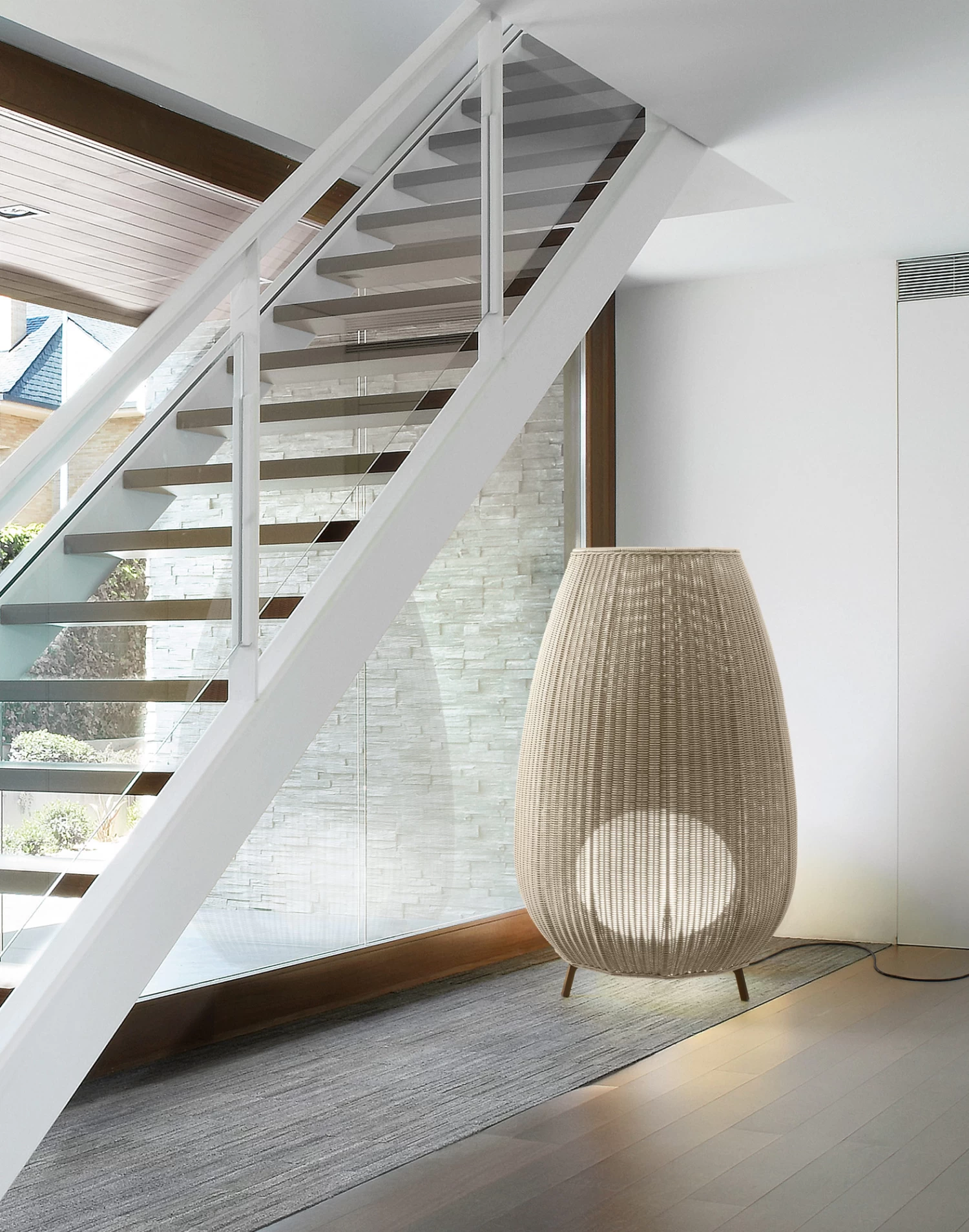 Amphora Outdoor Plug-in Floor Lamp 4 Amphora Outdoor Plug-in Floor Lamp - Image 4