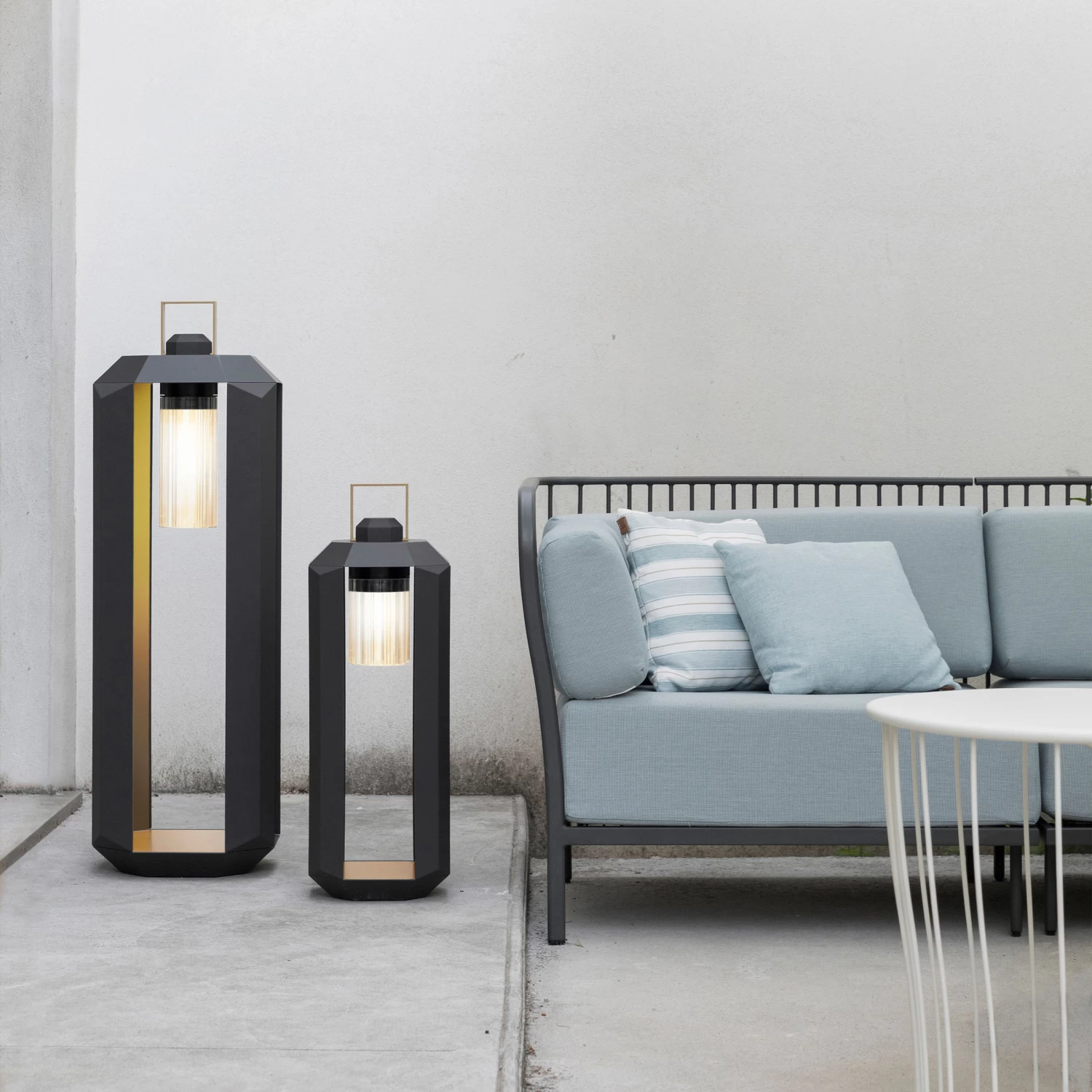 Cube Outdoor Portable Lamp 3 Cube Outdoor Portable Lamp - Image 3