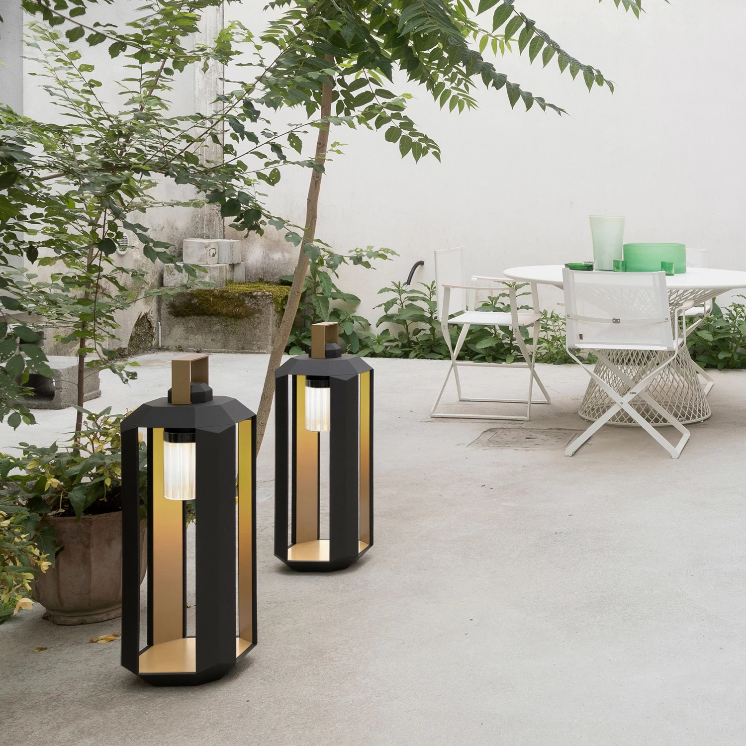 Cube Outdoor Portable Lamp 4 Cube Outdoor Portable Lamp - Image 4