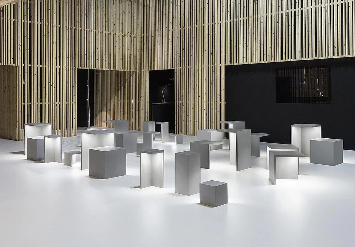 Empty Outdoor Seat Wide 3 Empty Outdoor Seat Wide - Image 3