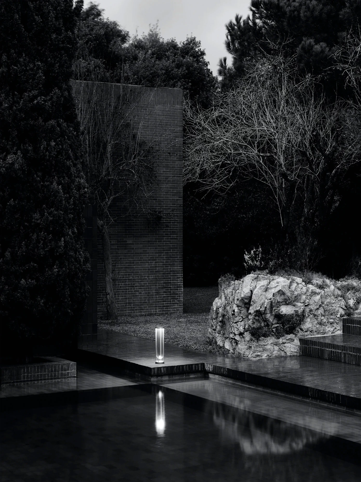 In Vitro Bollard Light 4 In Vitro Bollard Light - Image 4