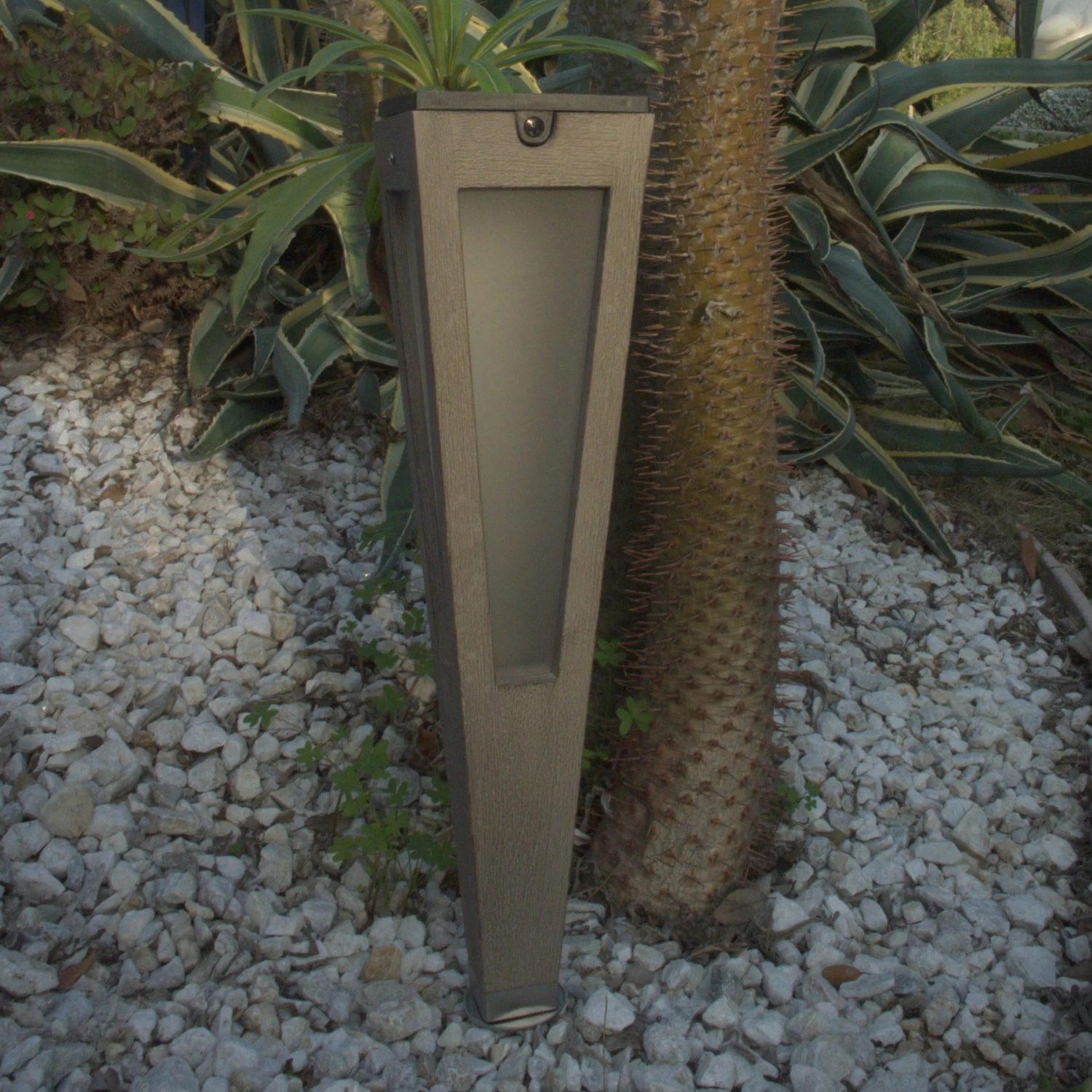 Lanai Outdoor Solar Torch Light 2 Lanai Outdoor Solar Torch Light - Image 2