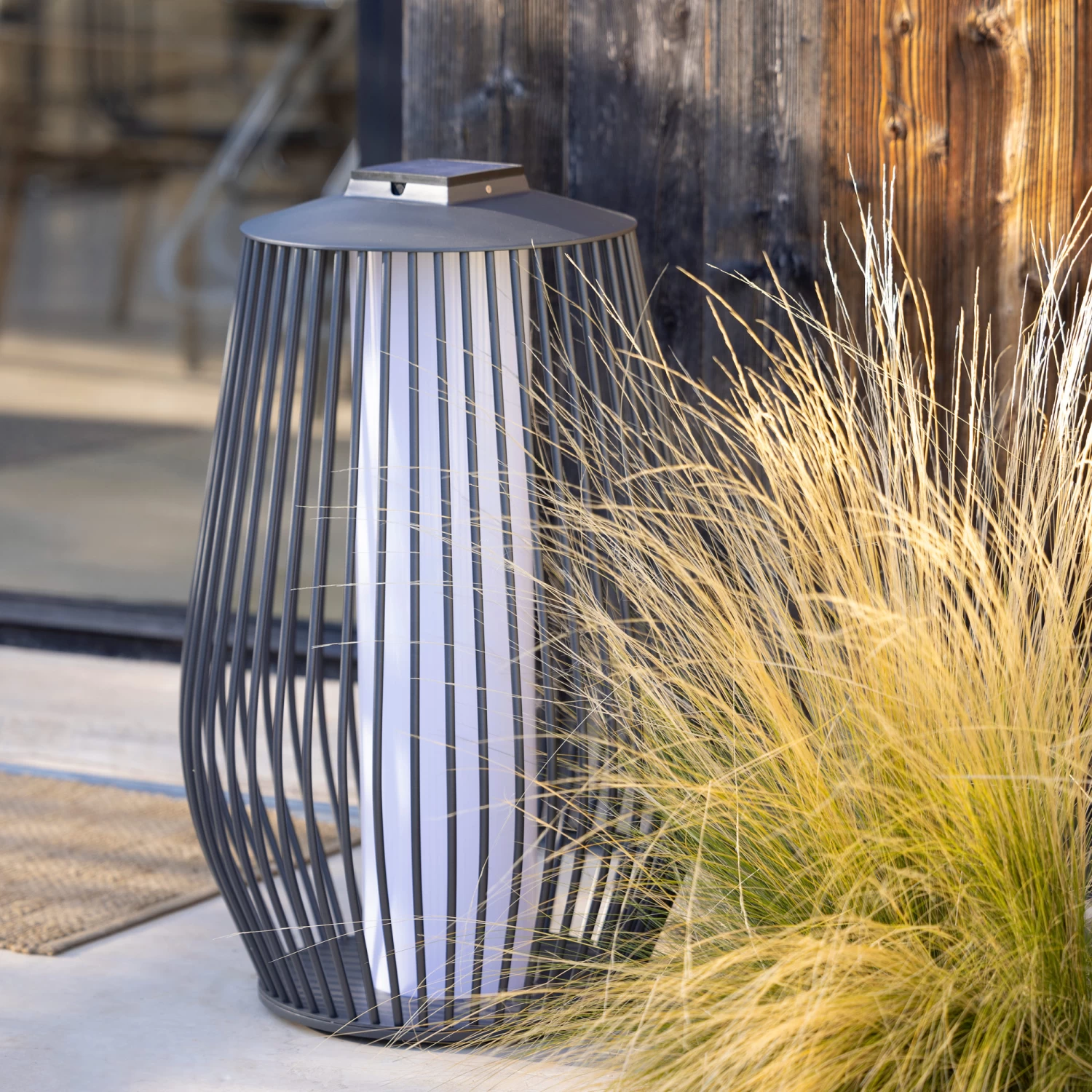 Mandalay Outdoor Solar Floor Lamp 2 Mandalay Outdoor Solar Floor Lamp - Image 2