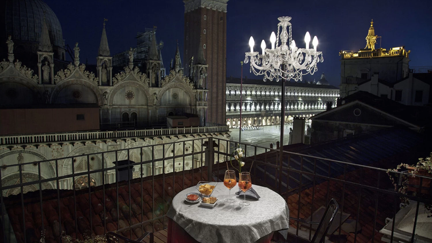 Drylight Outdoor Floor Lamp 7 Drylight Outdoor Floor Lamp - Image 7