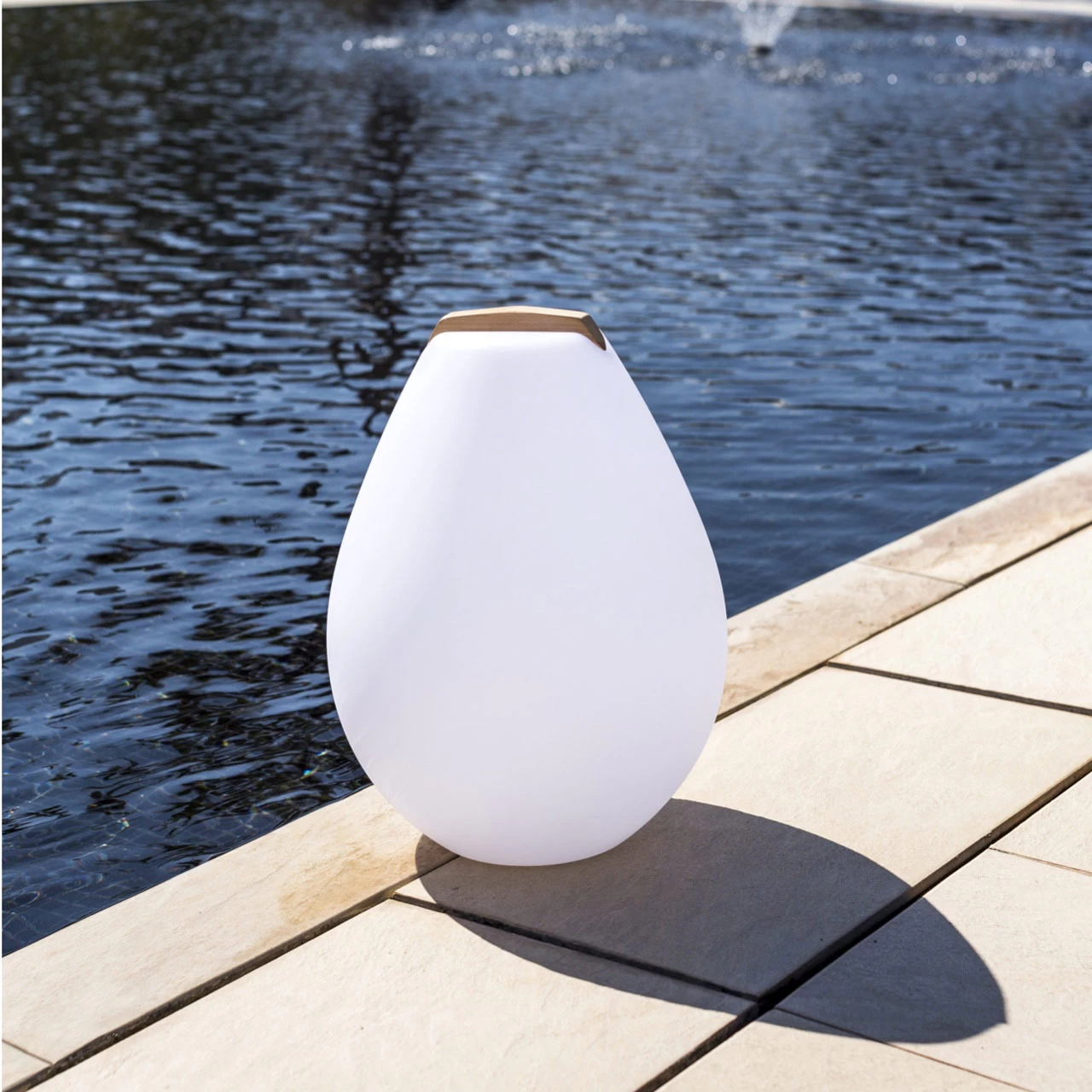 Vessel 2 Portable Bluetooth Indoor / Outdoor LED Lamp 7 Vessel 2 Portable Bluetooth Indoor / Outdoor LED Lamp - Image 7