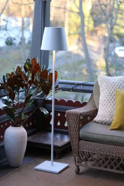 Poldina Pro XXL Indoor / Outdoor Rechargeable Floor Lamp 11 Poldina Pro XXL Indoor / Outdoor Rechargeable Floor Lamp -Fashion Lighting zaf polinaproxxlinoutflo living1