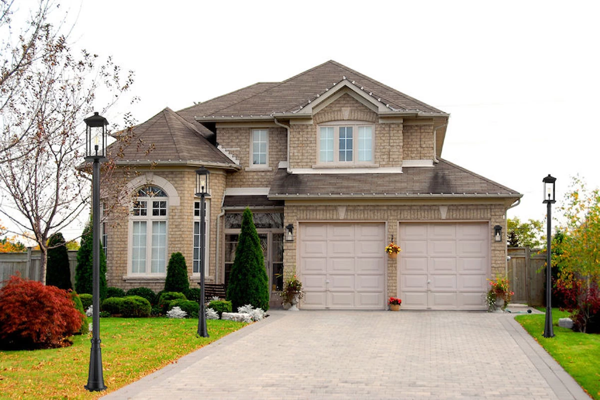 Z-LIte Portland Outdoor Pole Light 2 Z-LIte Portland Outdoor Pole Light - Image 2